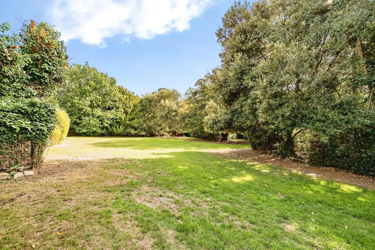 Cedar Chase, Taplow, SL6, photo 18