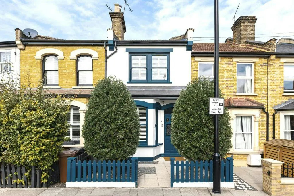 4 bed house for sale, Barclay Road, London, E17