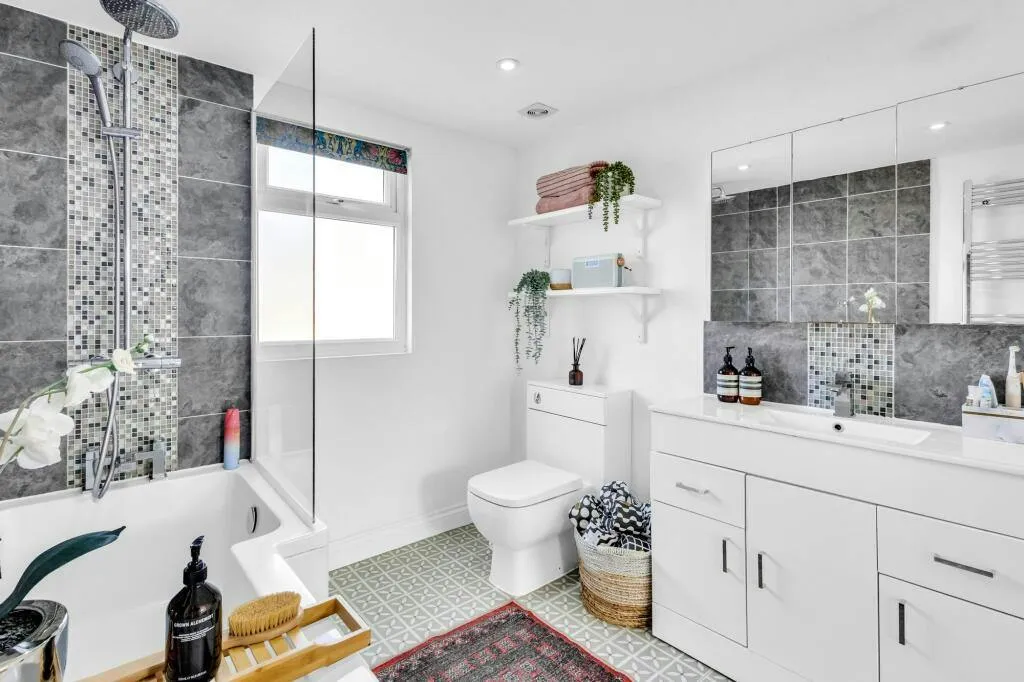 Barclay Road, London, E17, photo 10