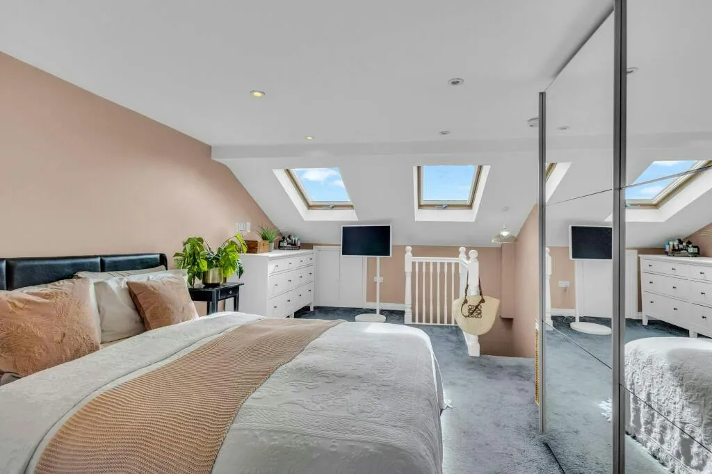 Barclay Road, London, E17, photo 9