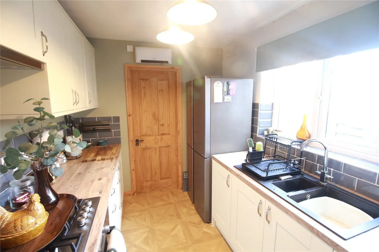 Holland Road, Old Whittington, S41, photo 6