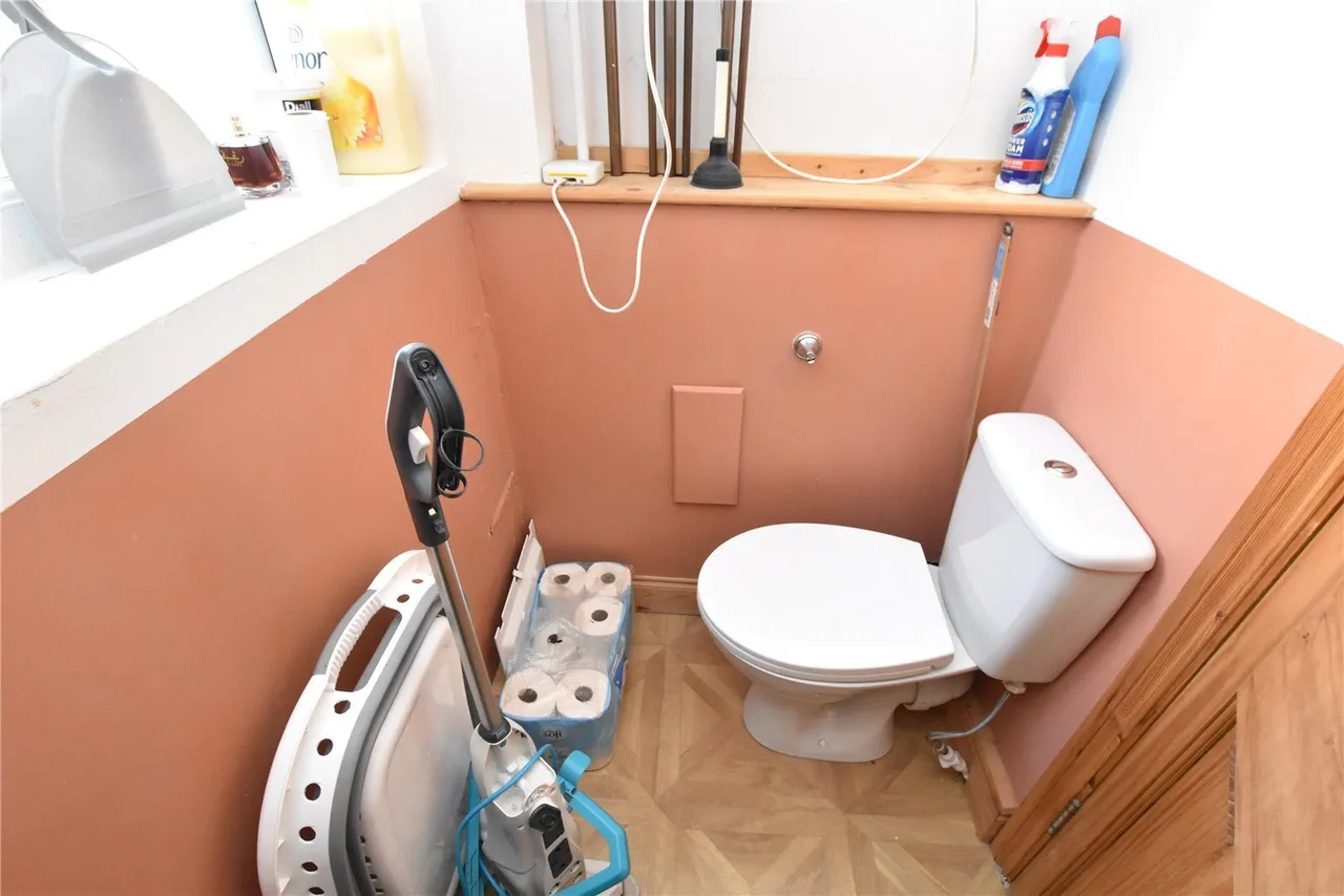Holland Road, Old Whittington, S41, photo 7