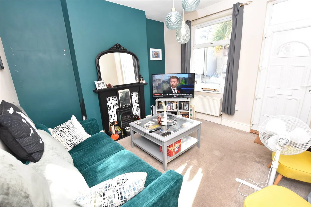 Holland Road, Old Whittington, S41, photo 3