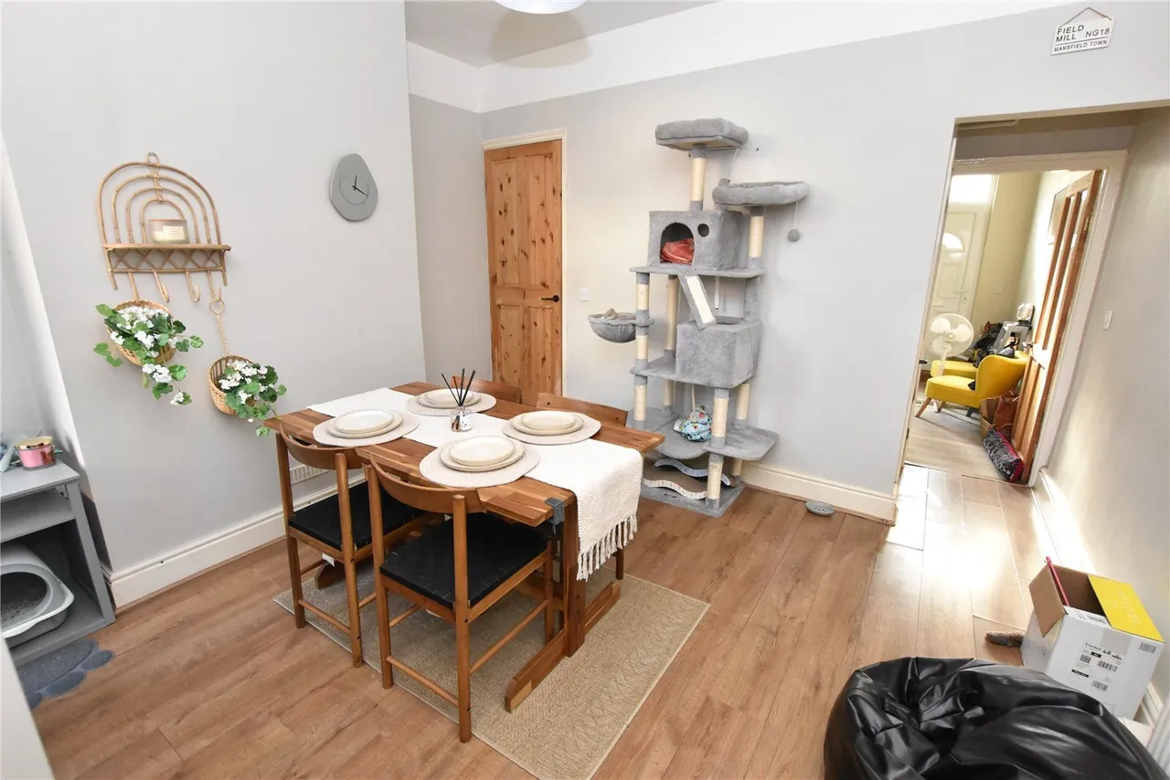 Holland Road, Old Whittington, S41, photo 2