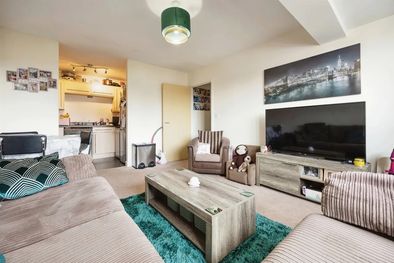 Violet Way, Kingsnorth, TN23, photo 2