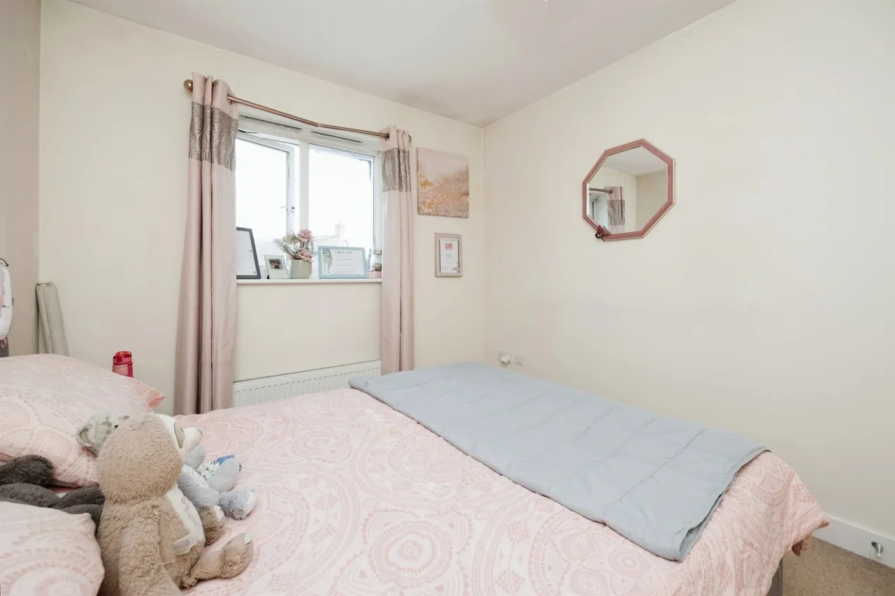 Violet Way, Kingsnorth, TN23, photo 12
