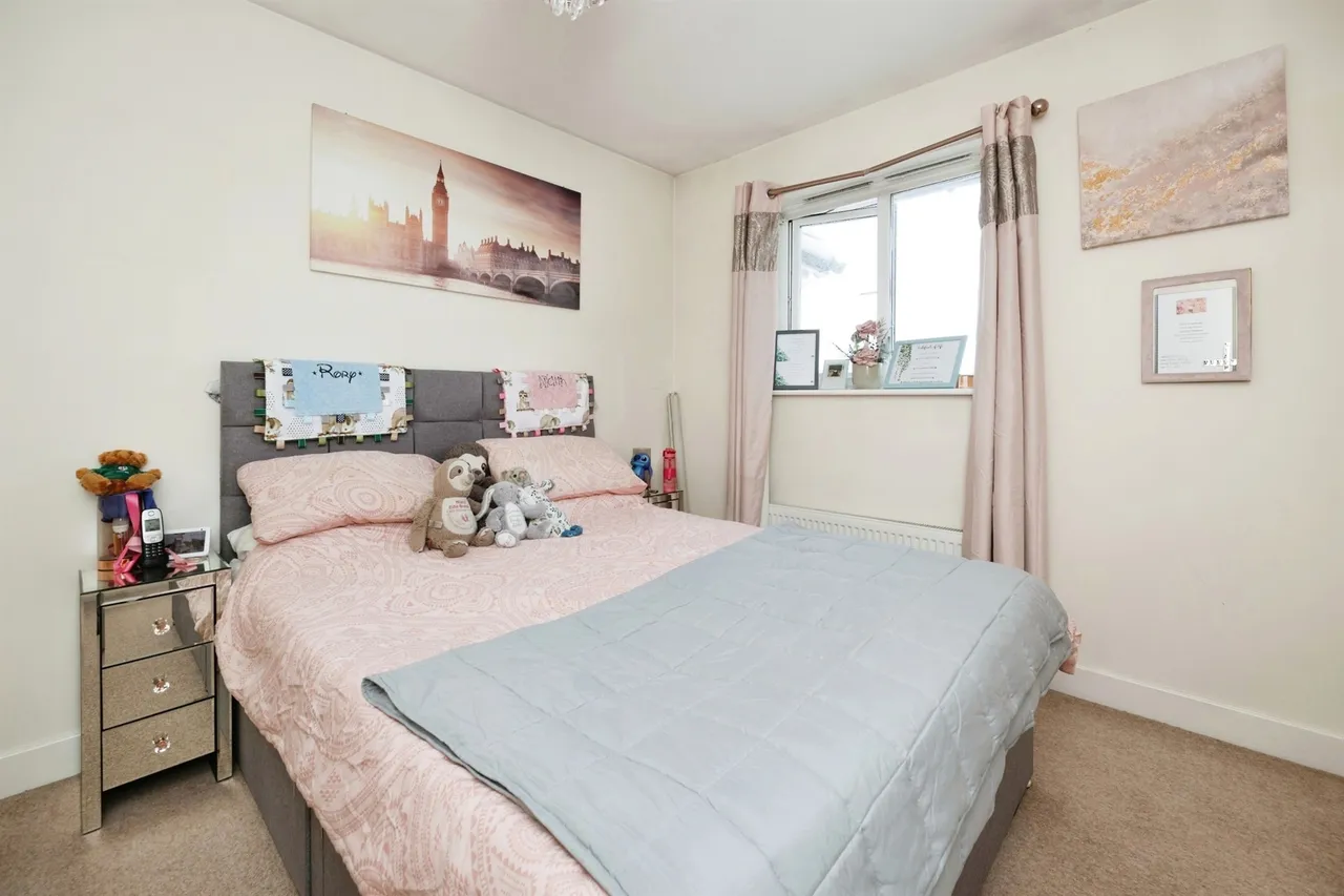 Violet Way, Kingsnorth, TN23, photo 13