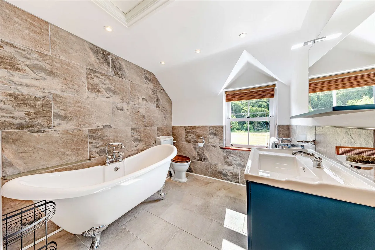 Bryn Rhyd Yr Arian, Llanfairtalhairn, LL22, photo 21