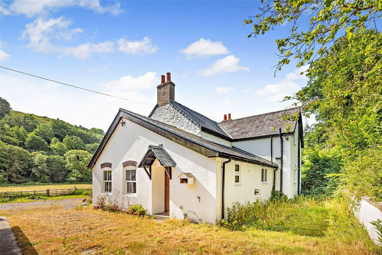 Bryn Rhyd Yr Arian, Llanfairtalhairn, LL22, photo 31