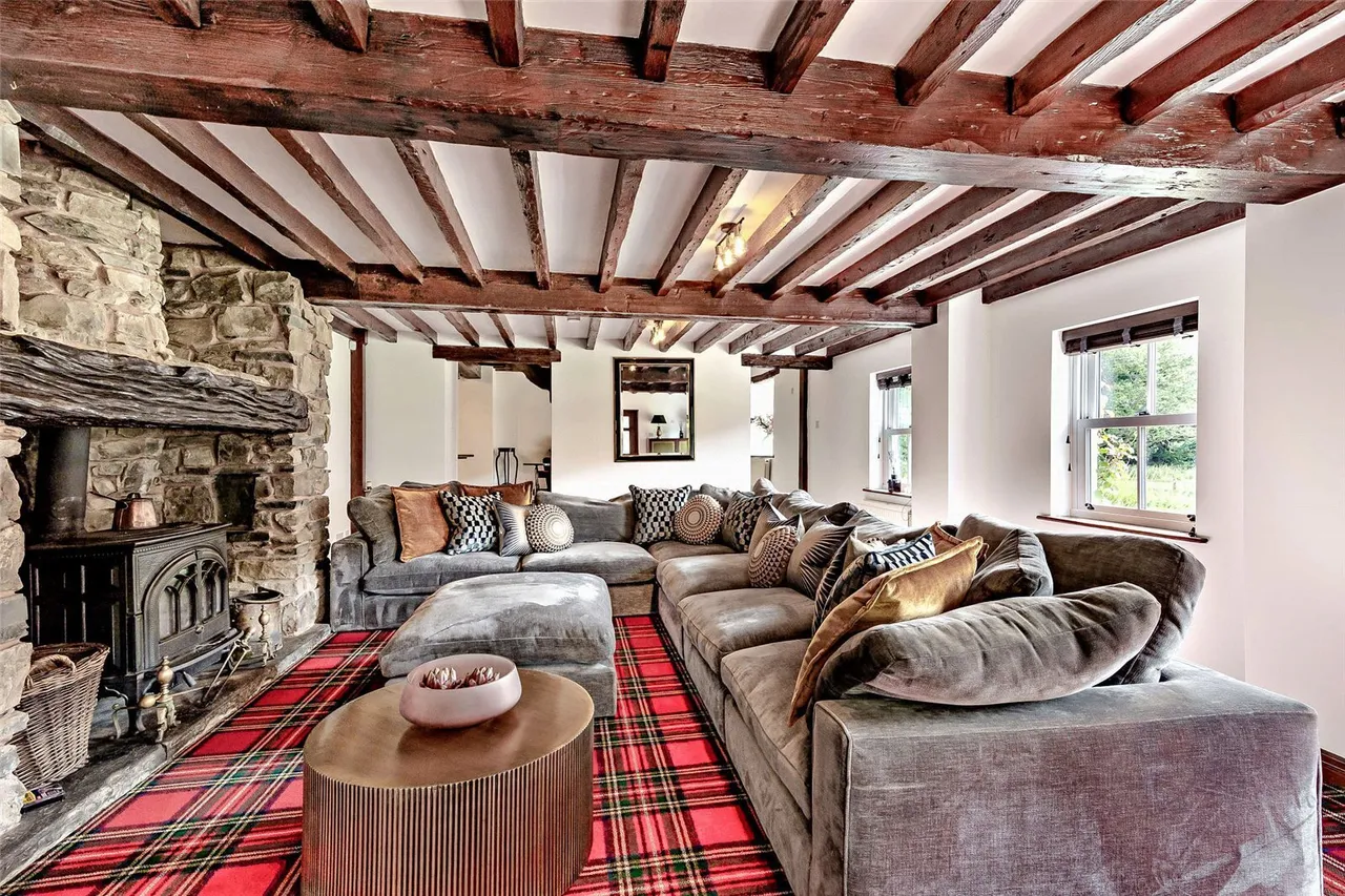 Bryn Rhyd Yr Arian, Llanfairtalhairn, LL22, photo 12
