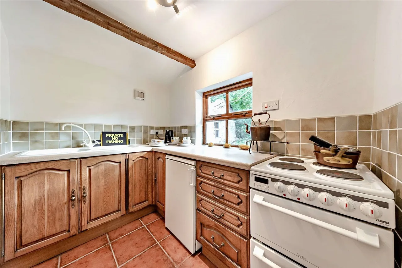 Bryn Rhyd Yr Arian, Llanfairtalhairn, LL22, photo 29