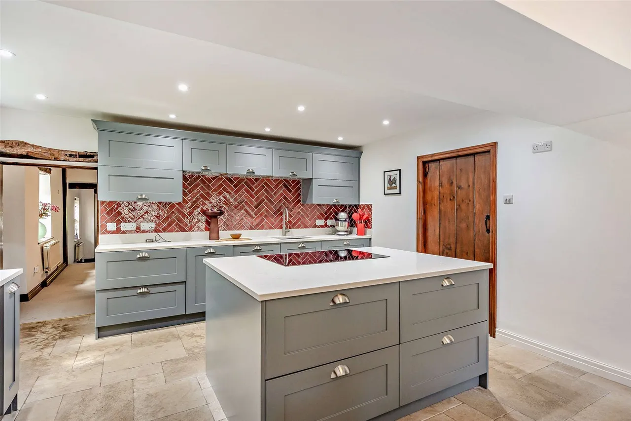 Bryn Rhyd Yr Arian, Llanfairtalhairn, LL22, photo 7