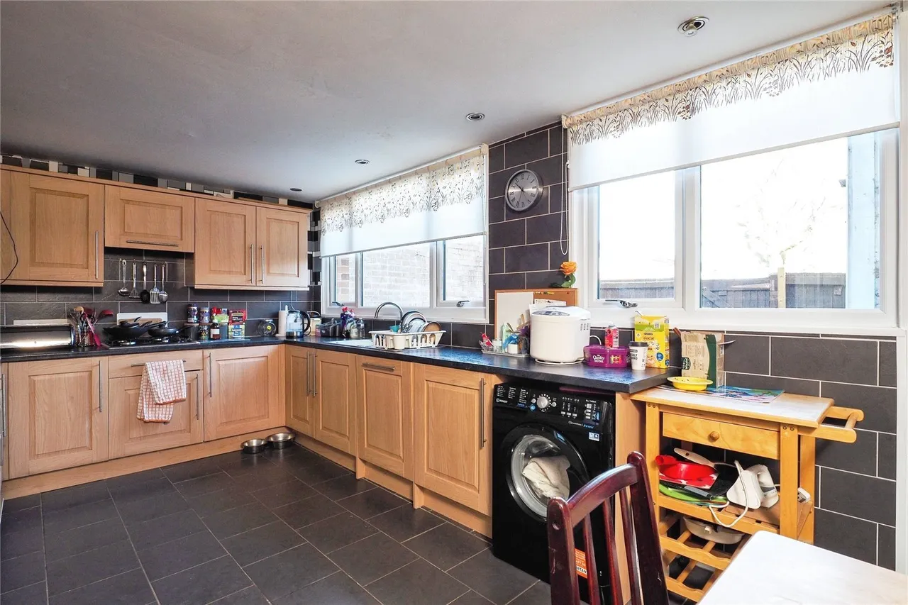 Sumburgh Road, Clifton, Nottingham, NG11, photo 6