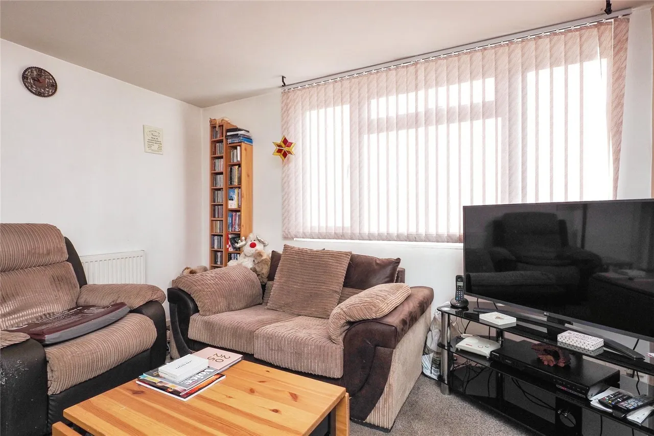 Sumburgh Road, Clifton, Nottingham, NG11, photo 5