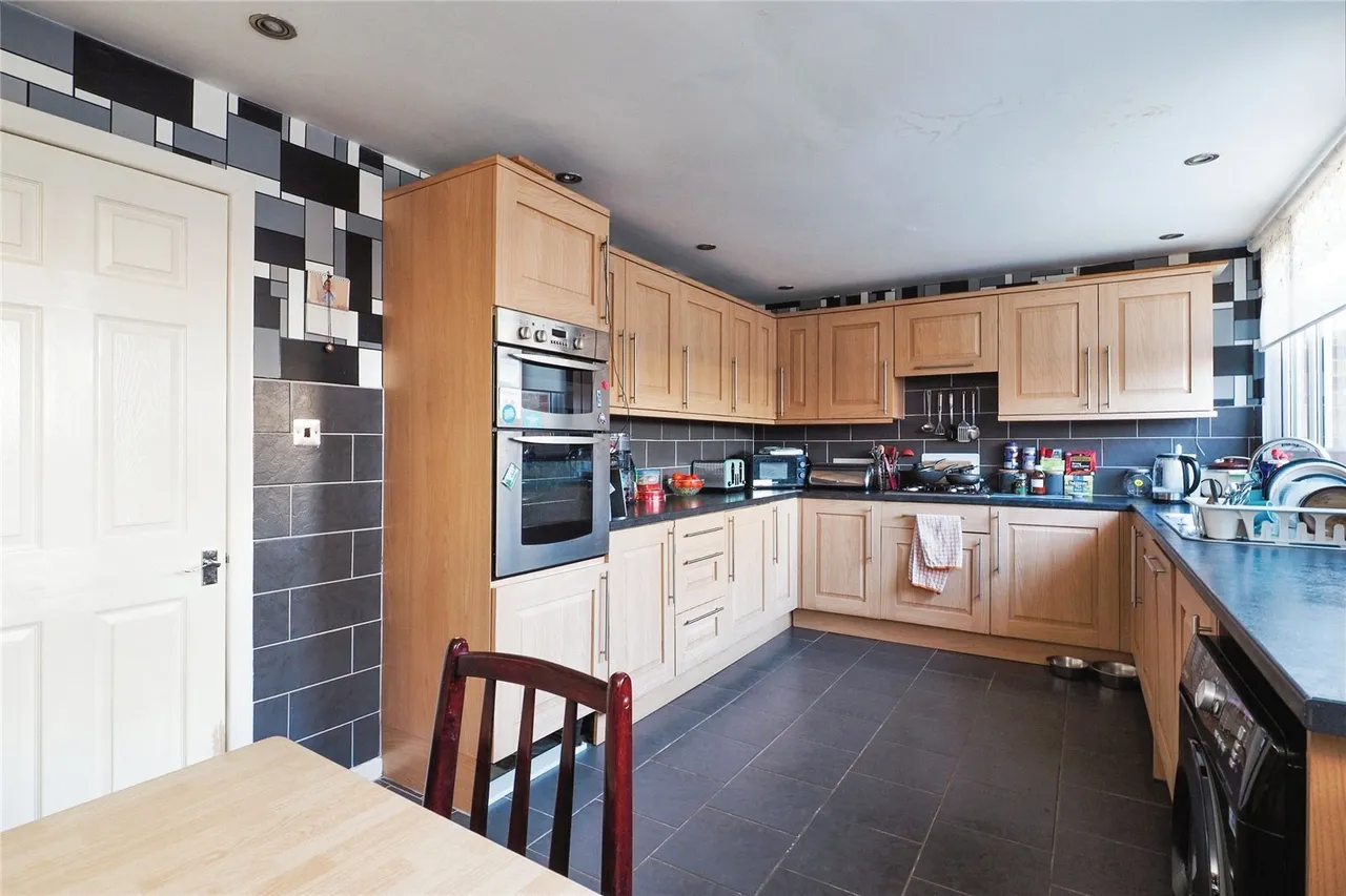 Sumburgh Road, Clifton, Nottingham, NG11, photo 12