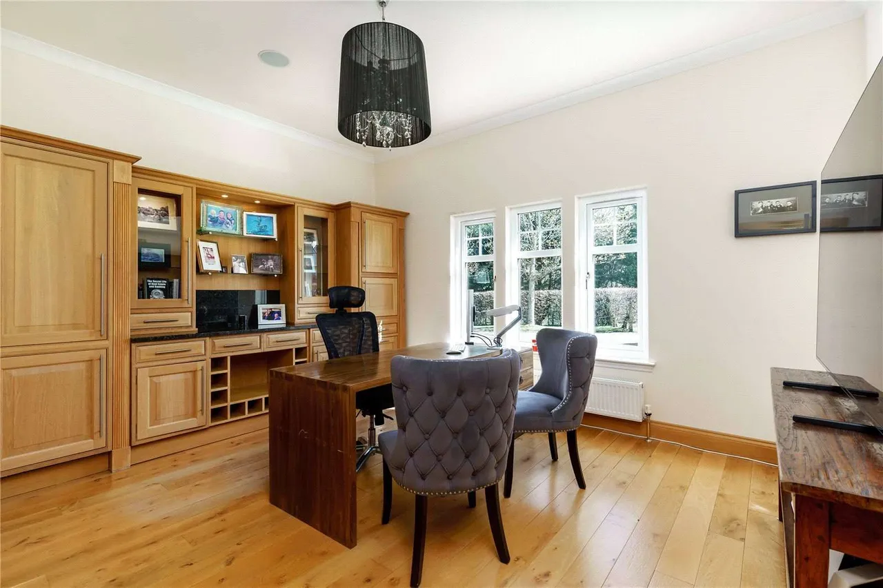 Oakwood, 4 The Avenue, West Glen Road, Kilmacolm, PA13 4PW, photo 7