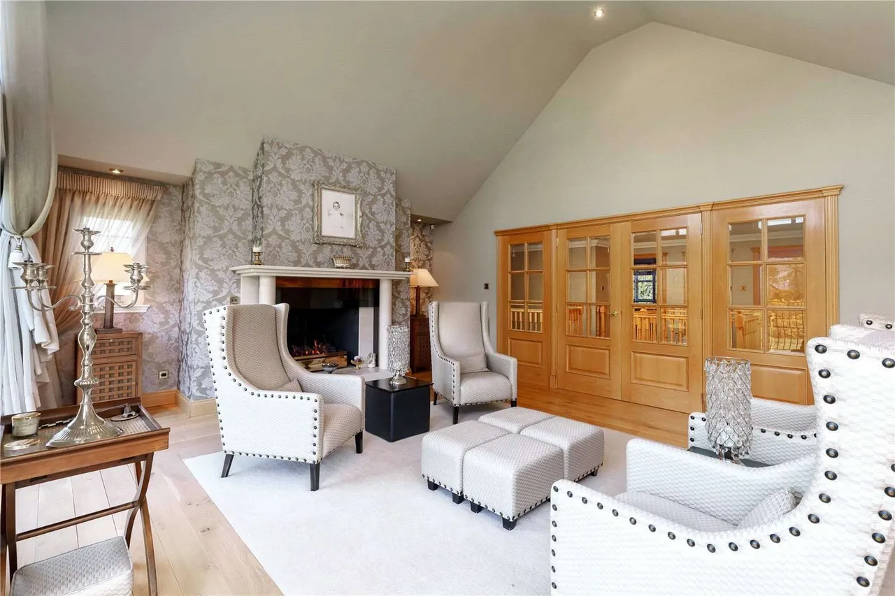 Oakwood, 4 The Avenue, West Glen Road, Kilmacolm, PA13 4PW, photo 11
