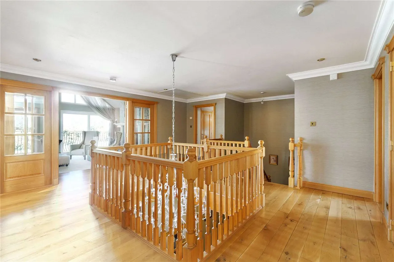 Oakwood, 4 The Avenue, West Glen Road, Kilmacolm, PA13 4PW, photo 9