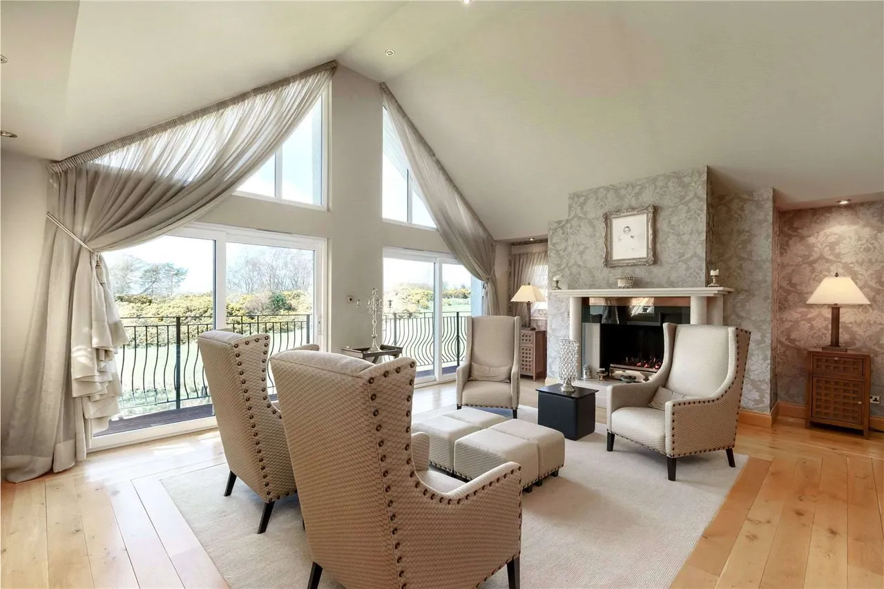 Oakwood, 4 The Avenue, West Glen Road, Kilmacolm, PA13 4PW, photo 10