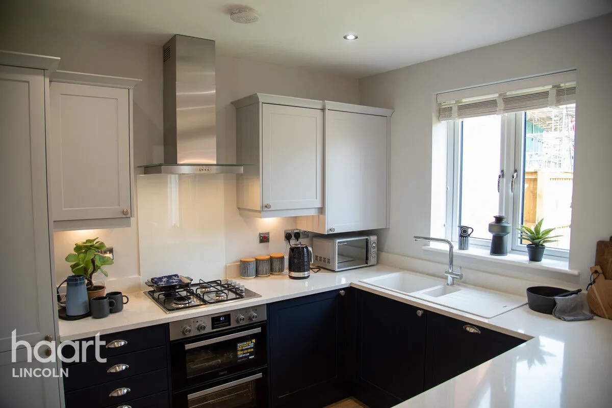Mead Way, The Bracken, NG24, photo 3