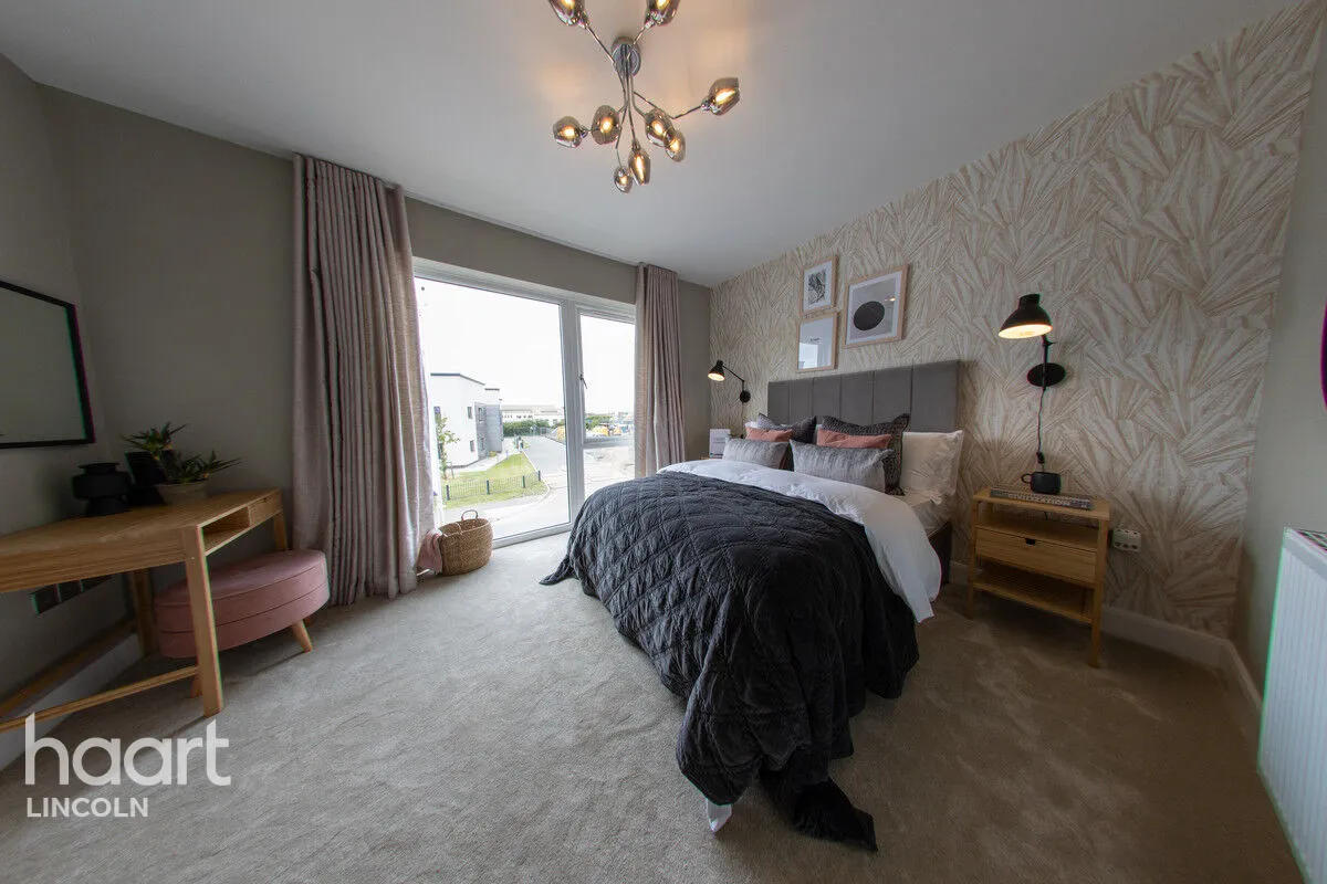 Mead Way, The Bracken, NG24, photo 5