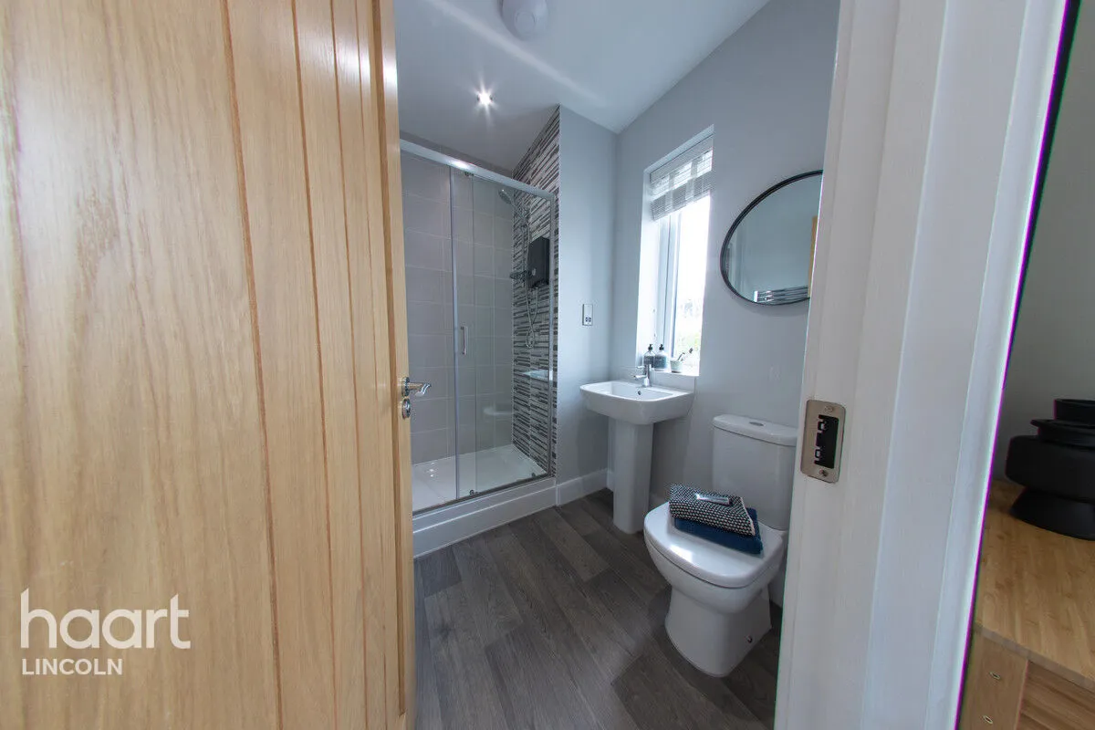 Mead Way, The Bracken, NG24, photo 6