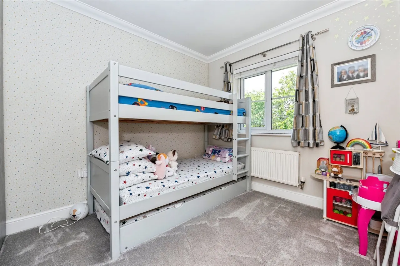 Weymouth Drive, Chafford Hundred, Grays, Essex, RM16, photo 12