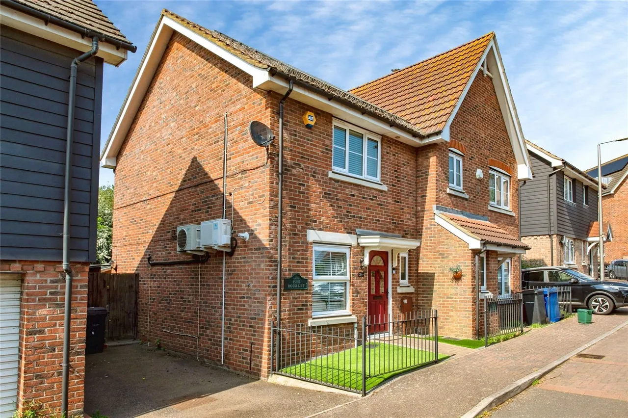 Weymouth Drive, Chafford Hundred, Grays, Essex, RM16, photo 16
