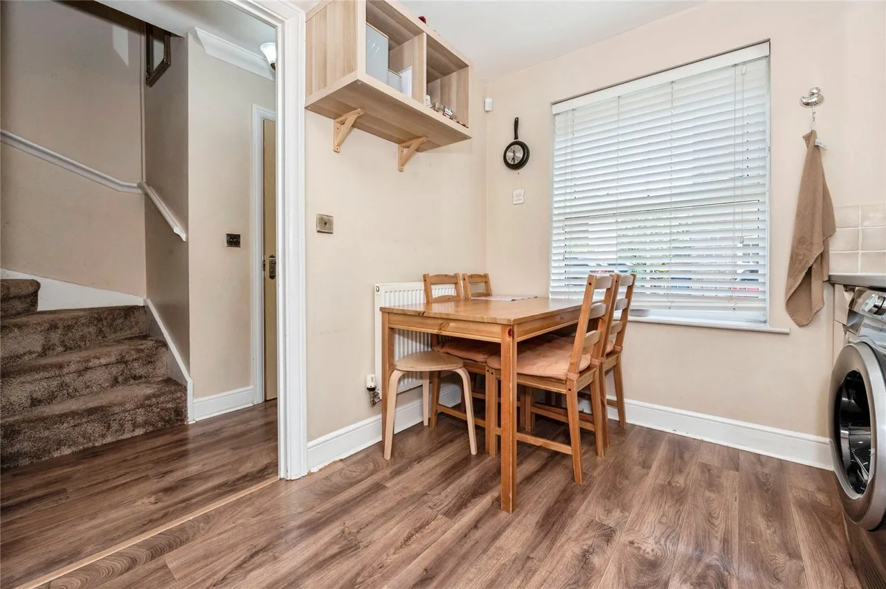 Weymouth Drive, Chafford Hundred, Grays, Essex, RM16, photo 7