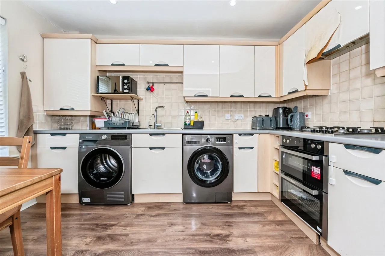 Weymouth Drive, Chafford Hundred, Grays, Essex, RM16, photo 6