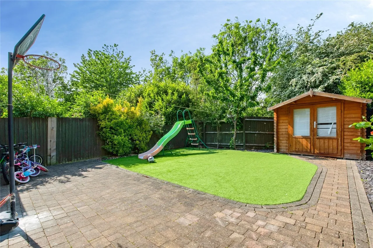 Weymouth Drive, Chafford Hundred, Grays, Essex, RM16, photo 14