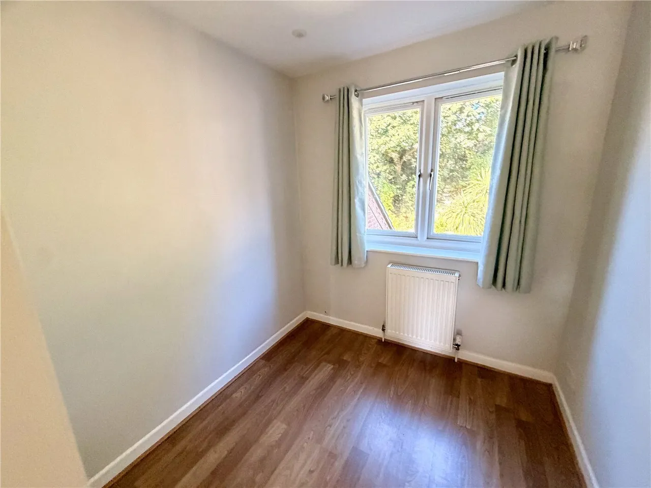 Doulton Gardens, Whitecliff, BH14, photo 10