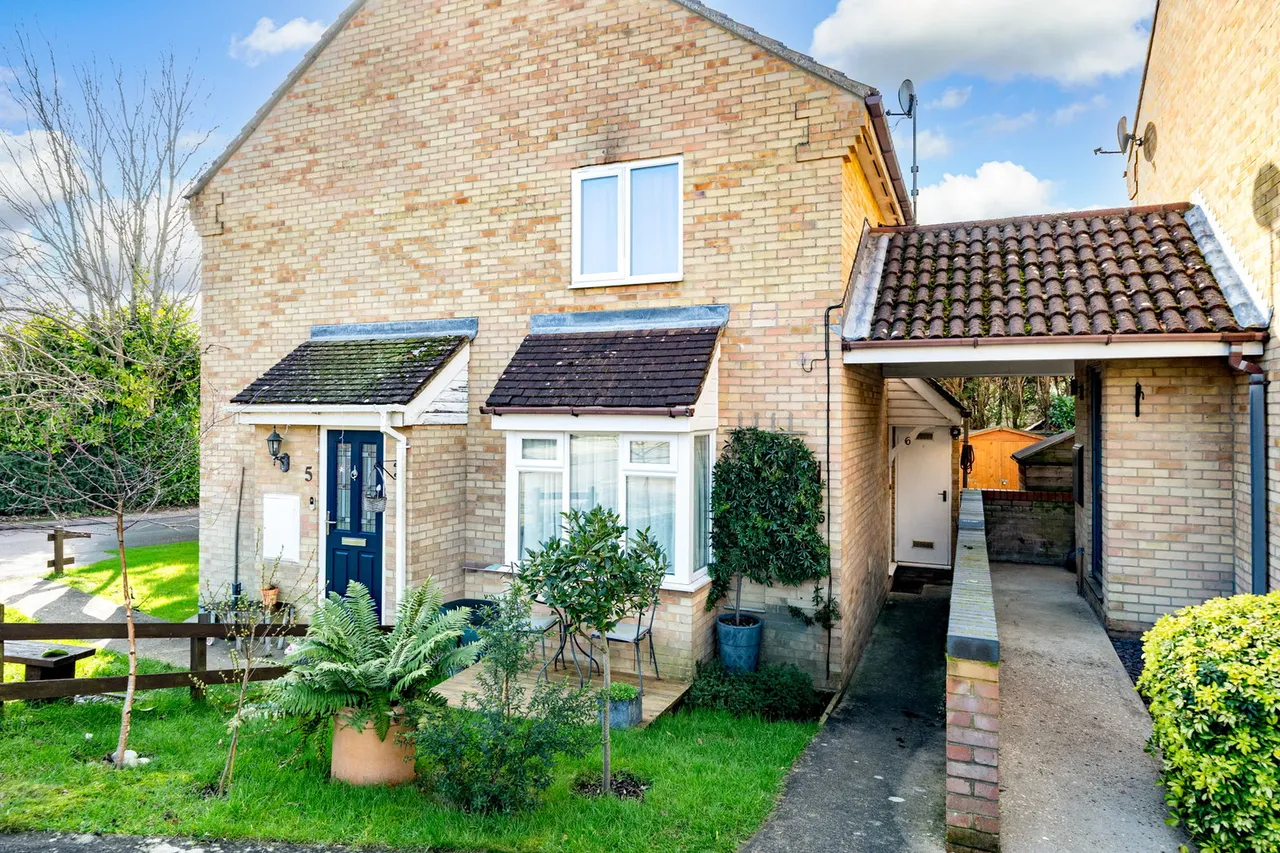 2 bed house for sale — The Lawns, Hemel Hempstead, HP1 2TF