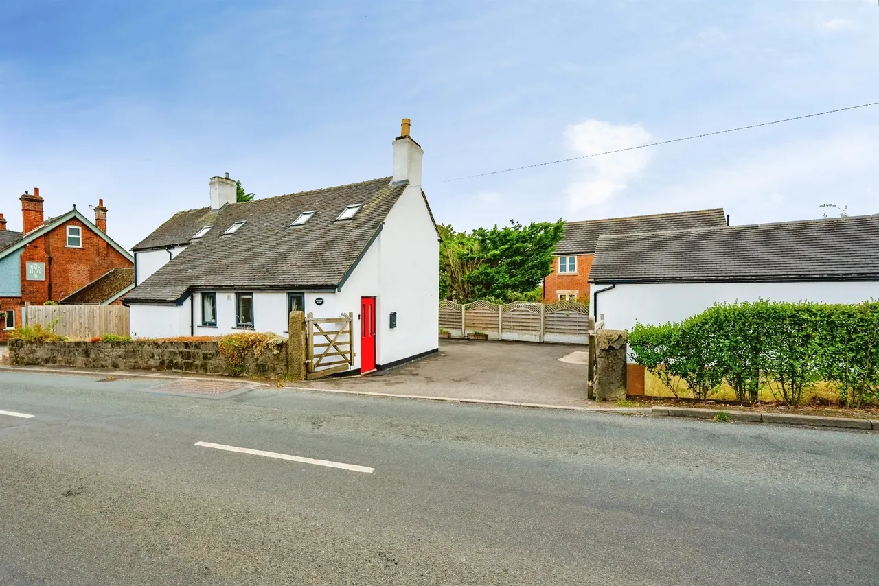 3 bed character property for sale — Main Road, Hulland Ward, Ashbourne