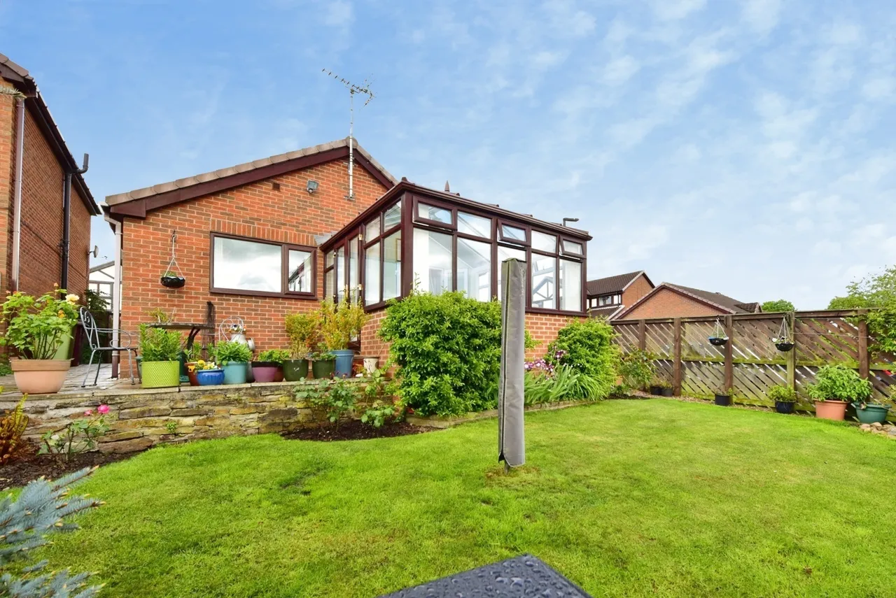 2 bed house for sale — Foxcroft Drive, Killamarsh, Sheffield, Derbyshire, S21
