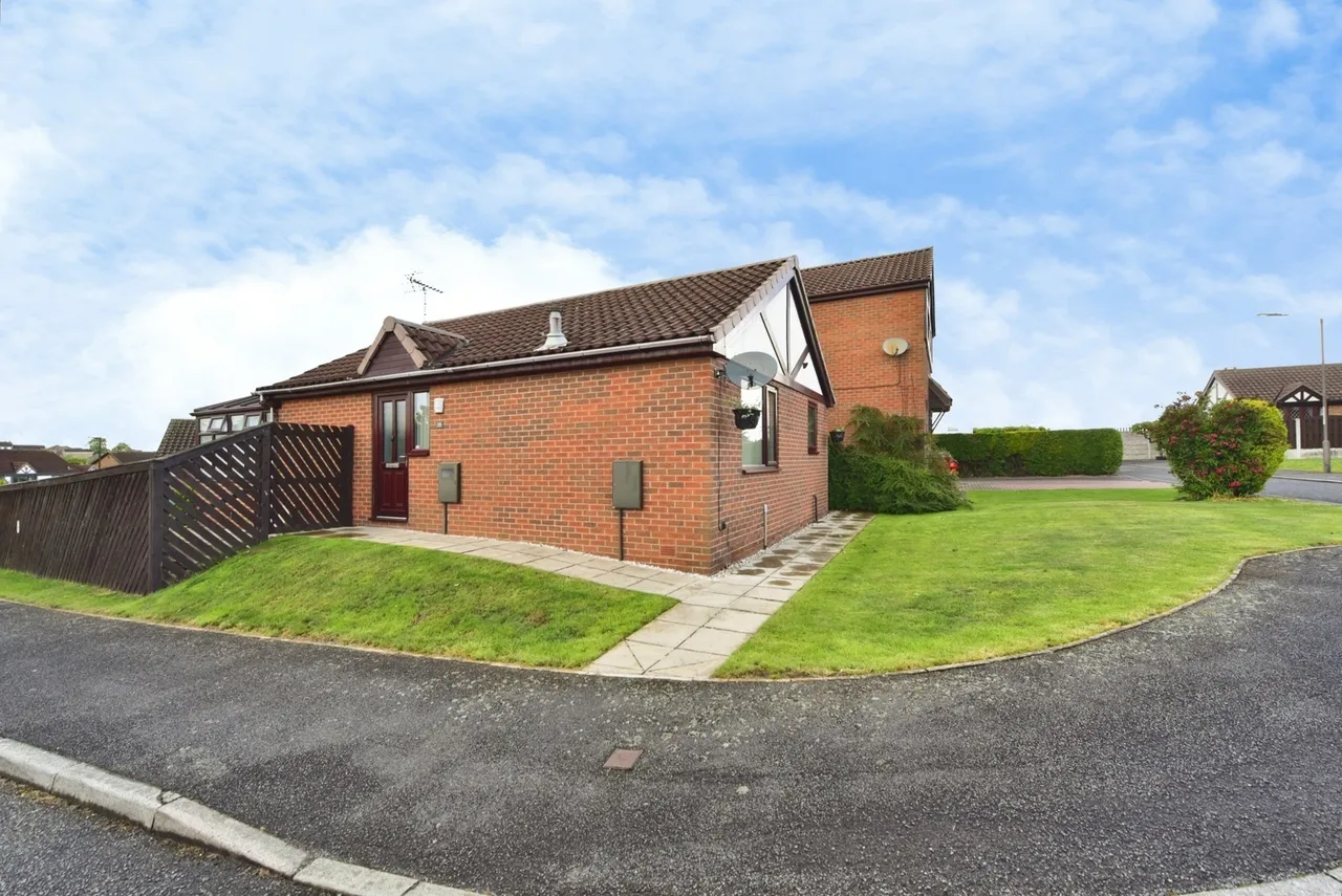Foxcroft Drive, Killamarsh, Sheffield, Derbyshire, S21, photo 17