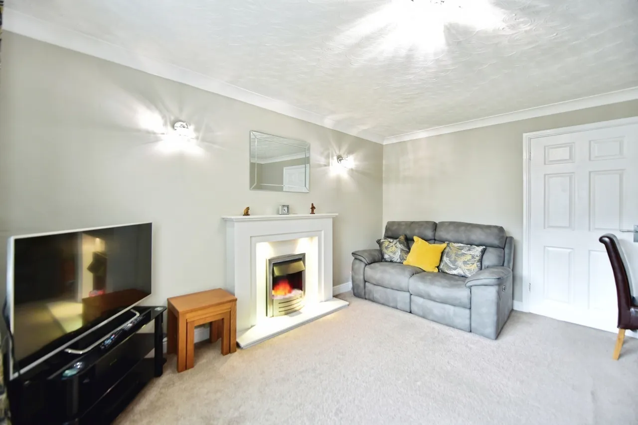 Foxcroft Drive, Killamarsh, Sheffield, Derbyshire, S21, photo 4