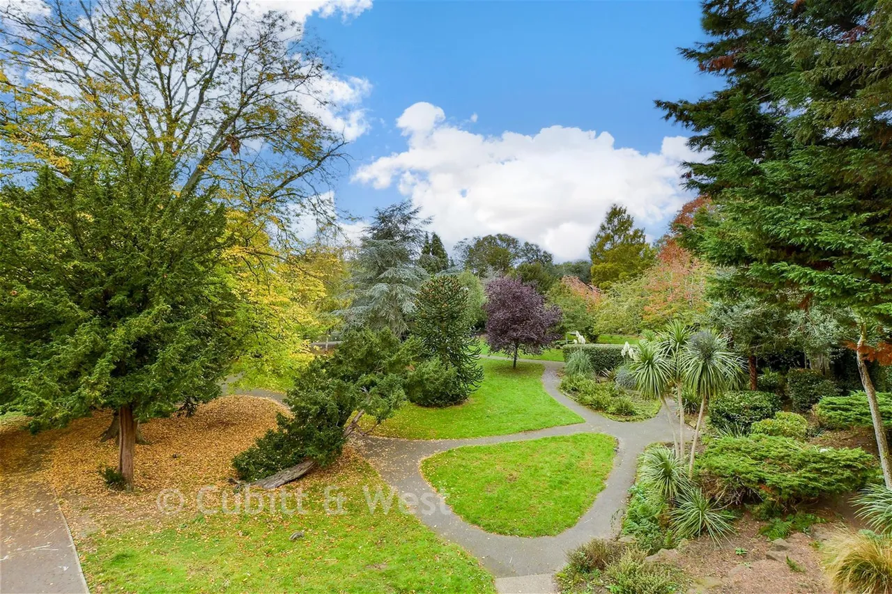 Grove House, The Green, SM5, photo 11