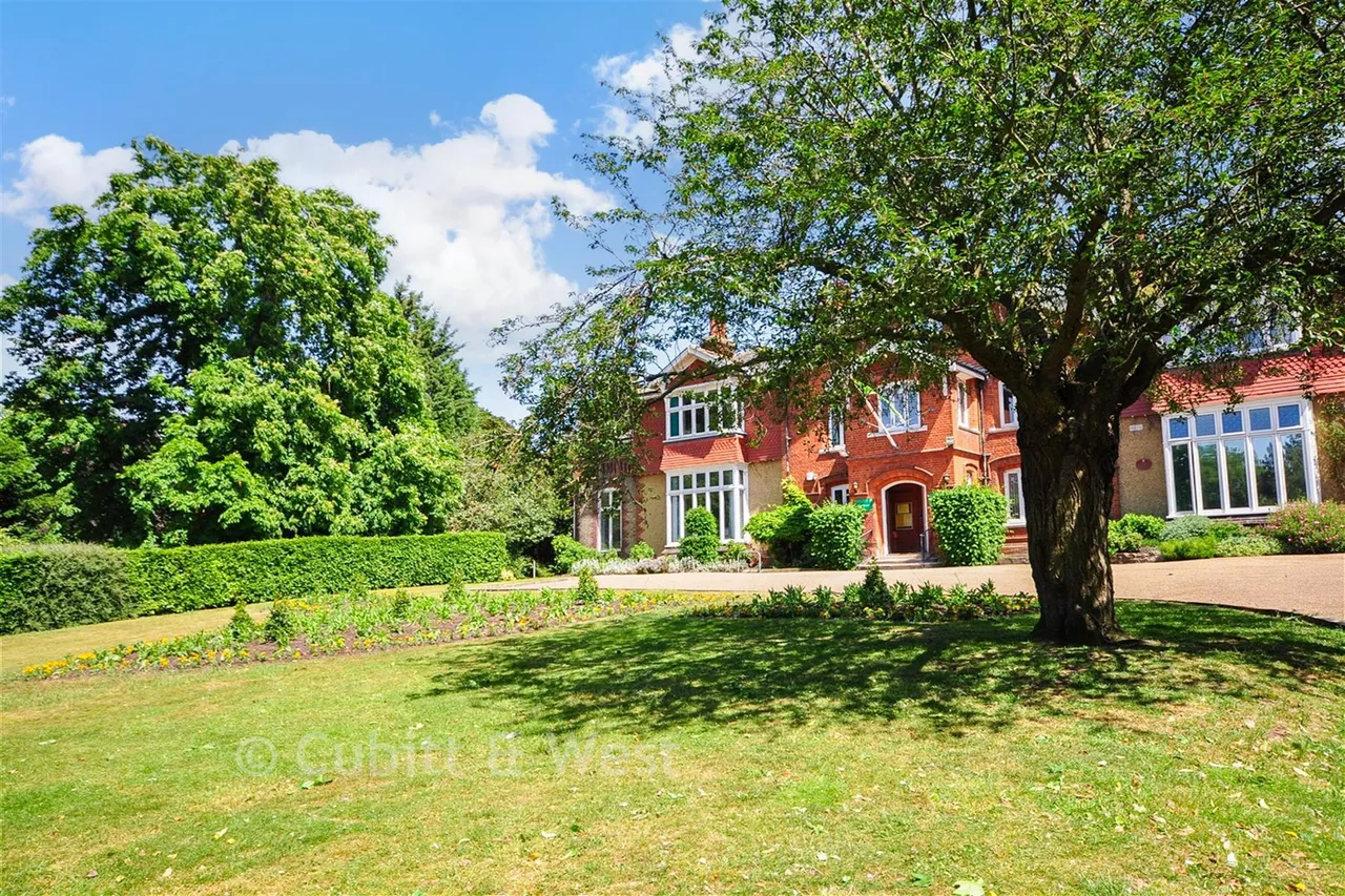 Grove House, The Green, SM5, photo 9