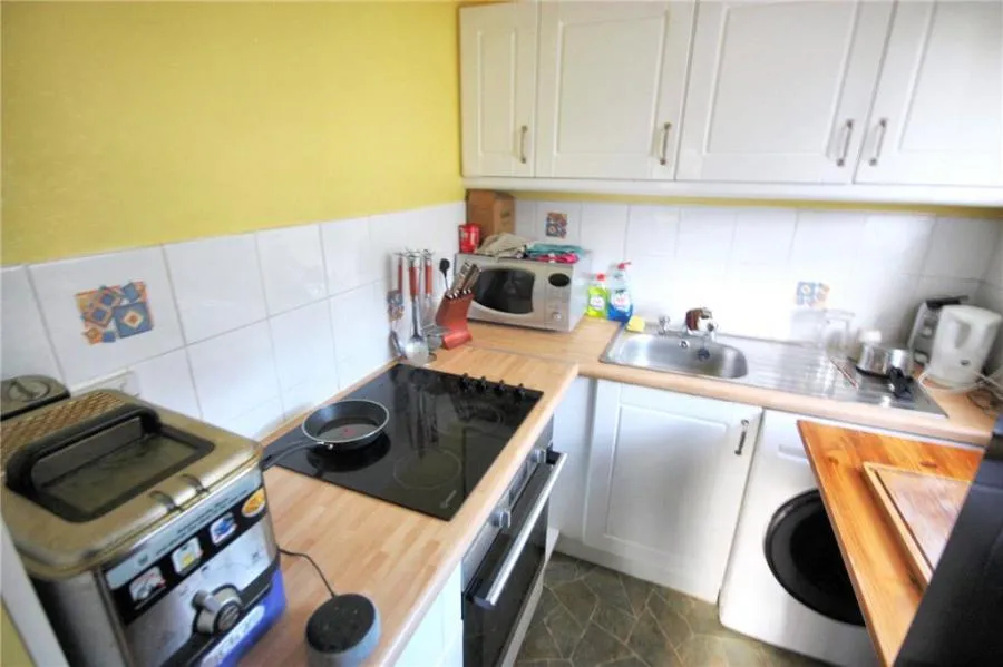 Henley Drive, Droitwich, WR9, photo 5