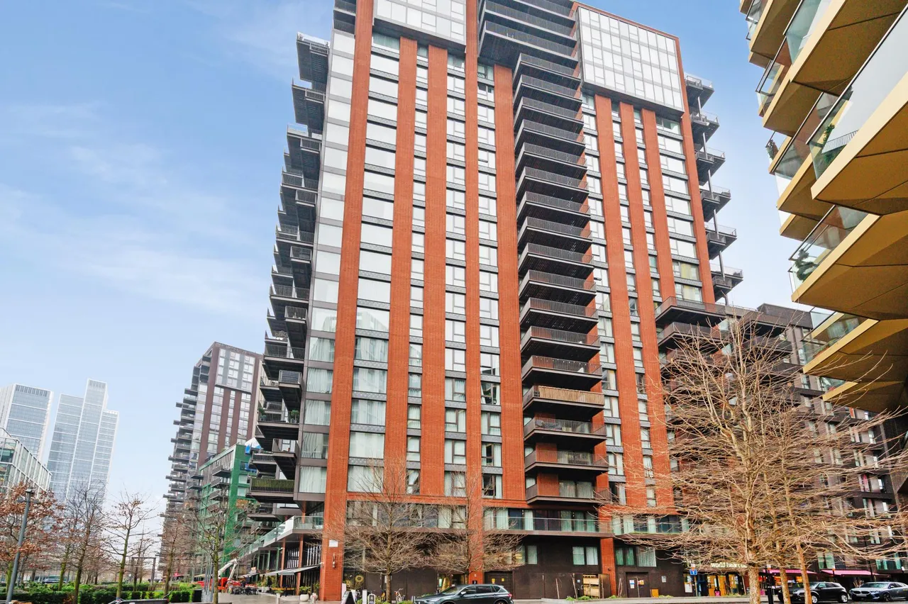 Embassy Gardens, London, SW11, photo 9