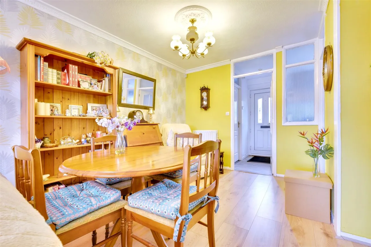 Cairns Close, Nottingham, NG5, photo 4