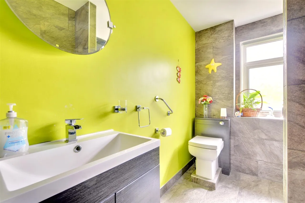 Cairns Close, Nottingham, NG5, photo 8