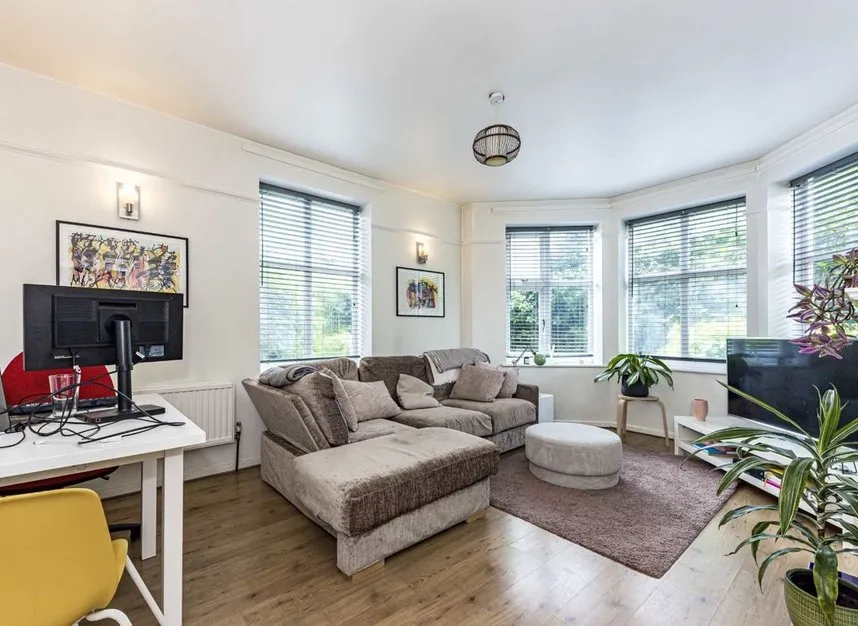 Whitton Road, Twickenham, TW1, photo 2