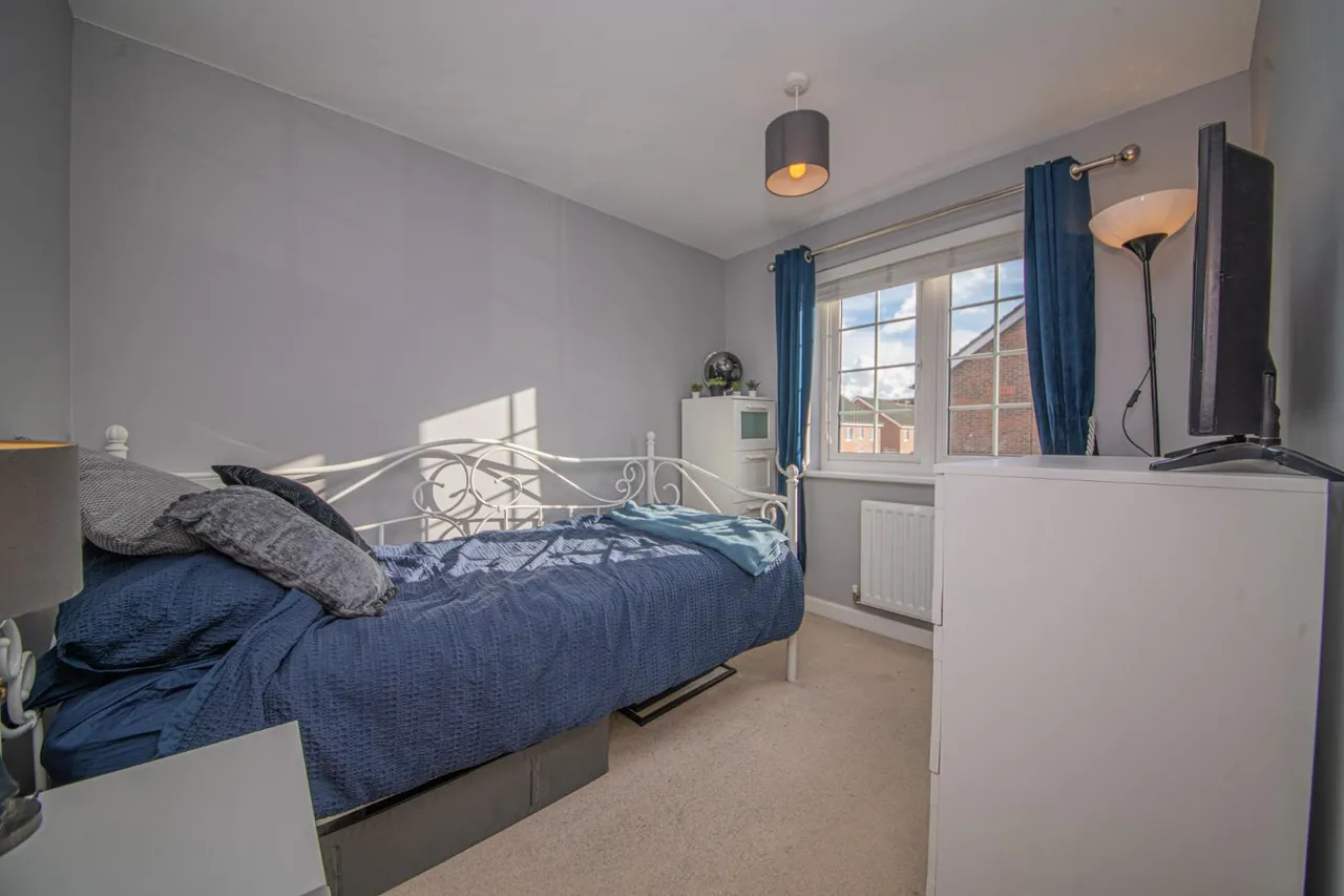 Viscount Gardens, Lakeside, Eastleigh, SO50 5UA, photo 16