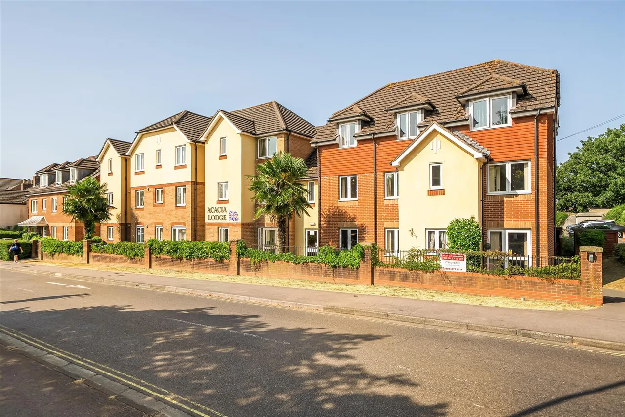 2 bed flat for sale, Trinity Street, Fareham, PO16