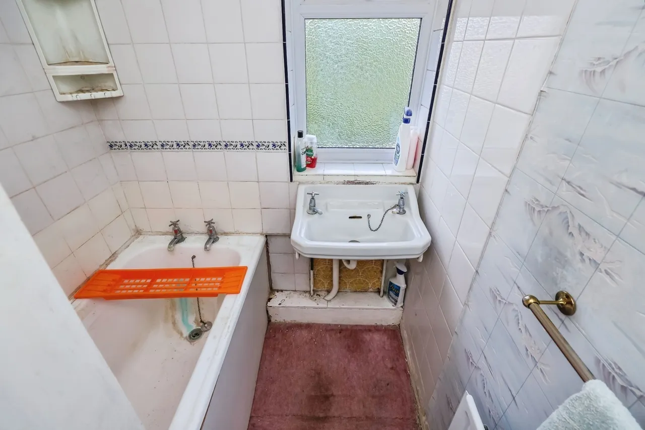 Thistledown Road, Clifton, Nottingham, NG11, photo 12