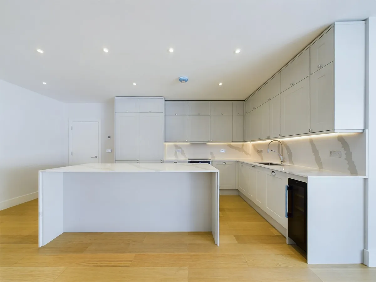 London, NW6, photo 2