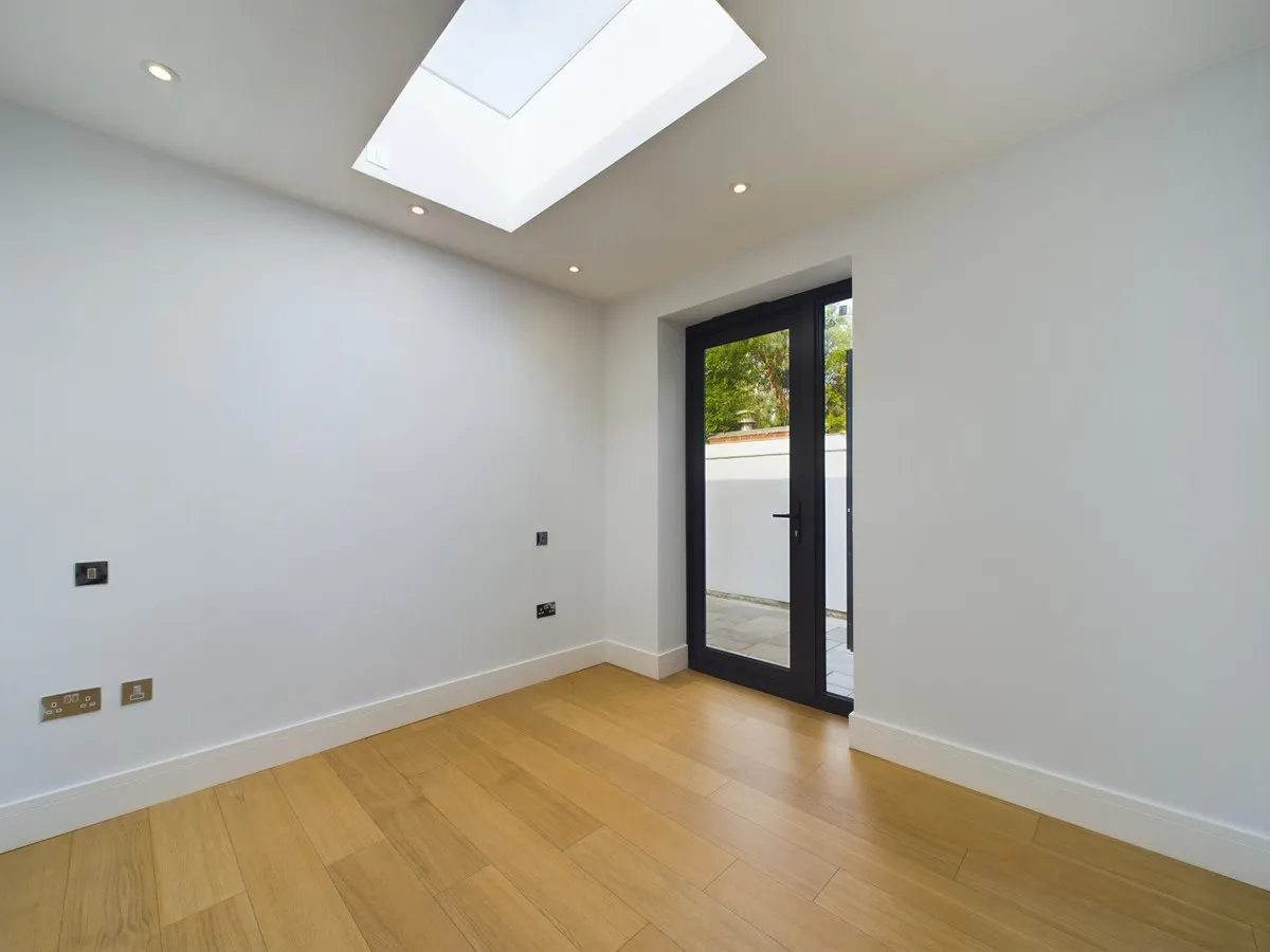 London, NW6, photo 15