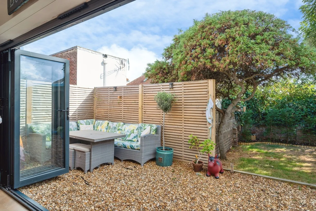 The Glade, Hayling Island, PO11, photo 20